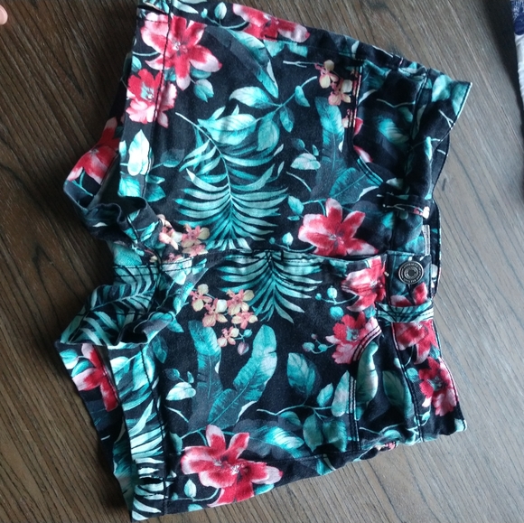 SO women's shorts size 0 - Picture 3 of 7